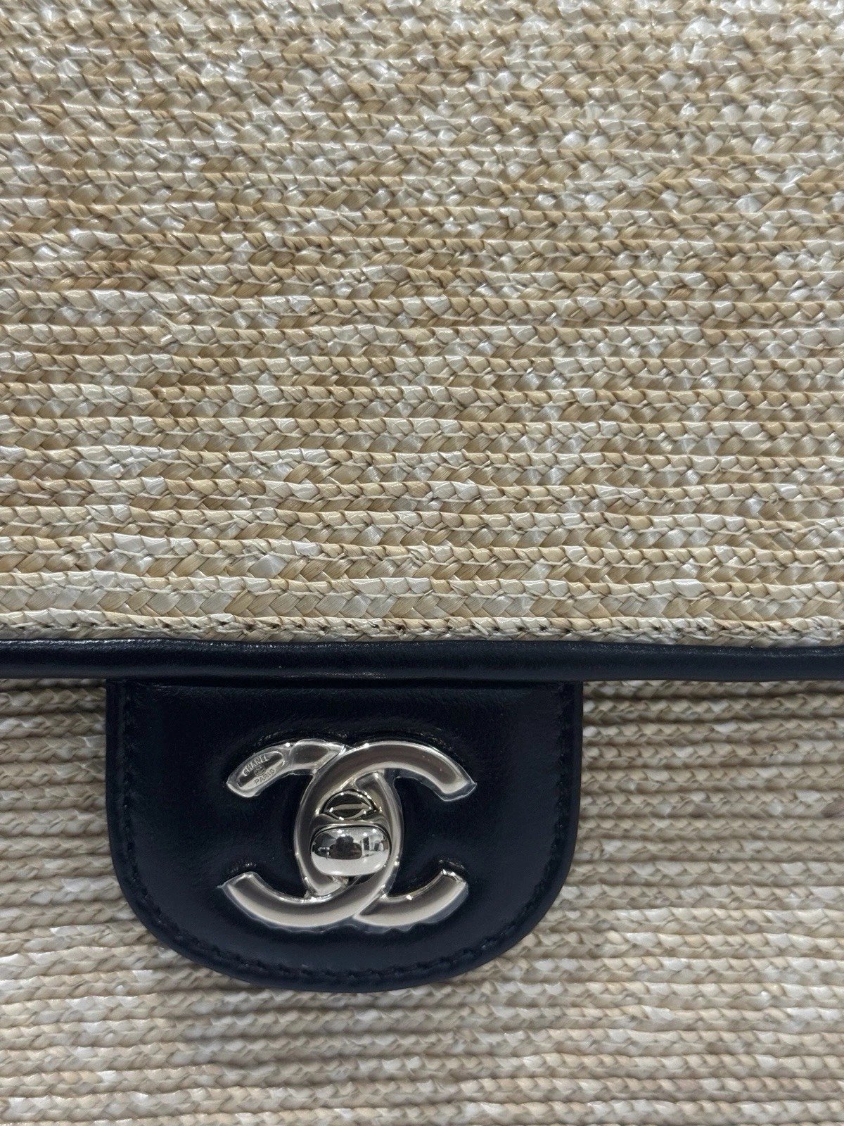 Brand New Chanel 26C Raffia Flap Beige Large detail