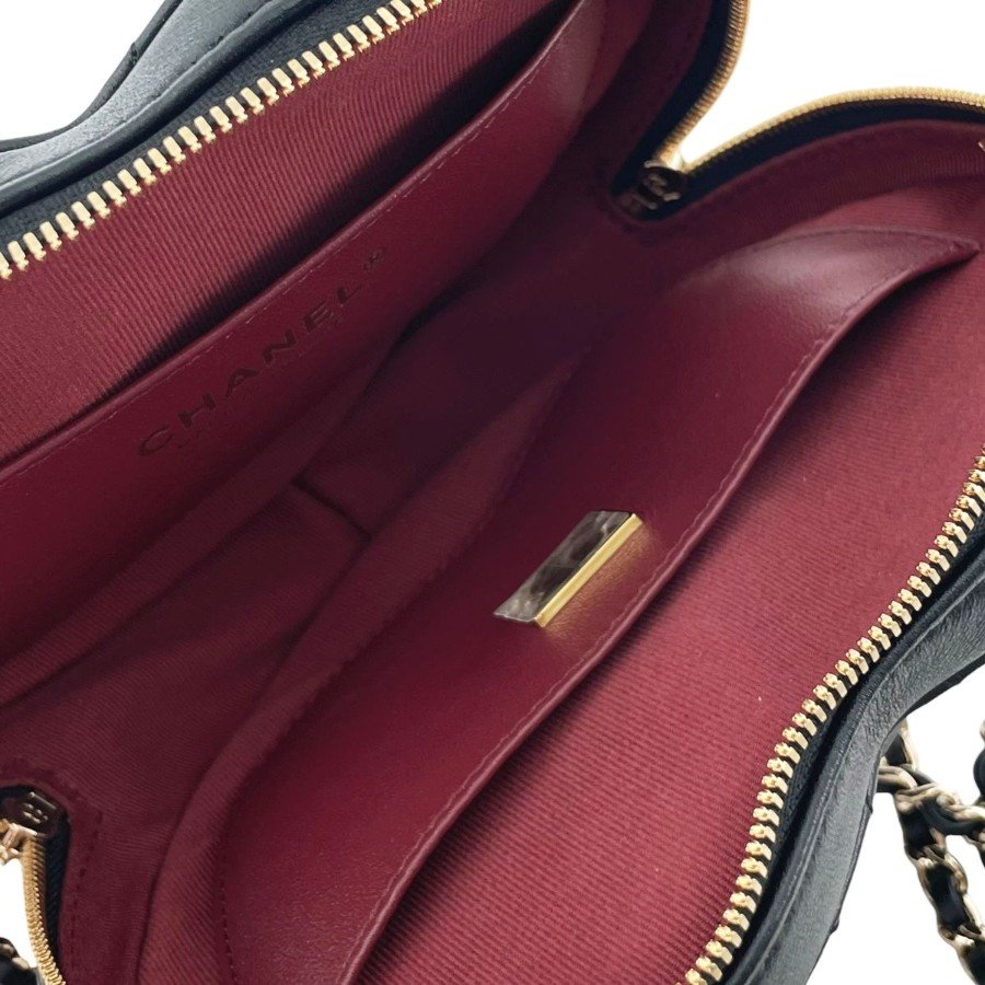 CHANEL Matelassé Heart Shape Lambskin | Rare Luxury Bag - Image 9