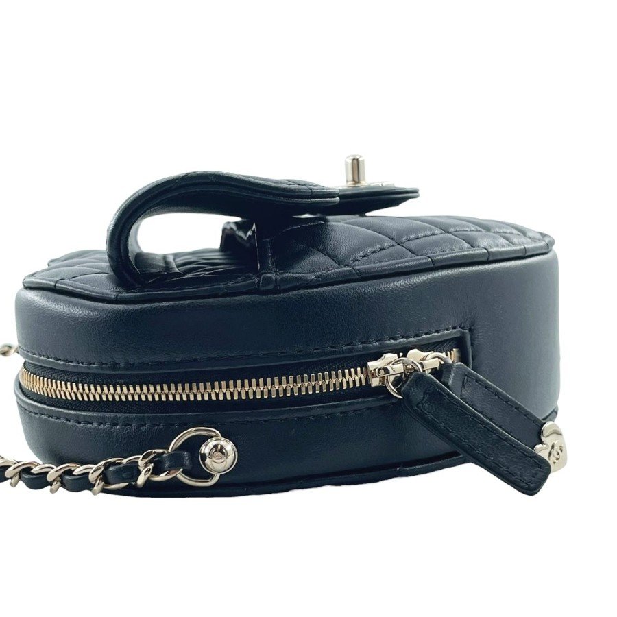 CHANEL Matelassé Heart Shape Lambskin side view