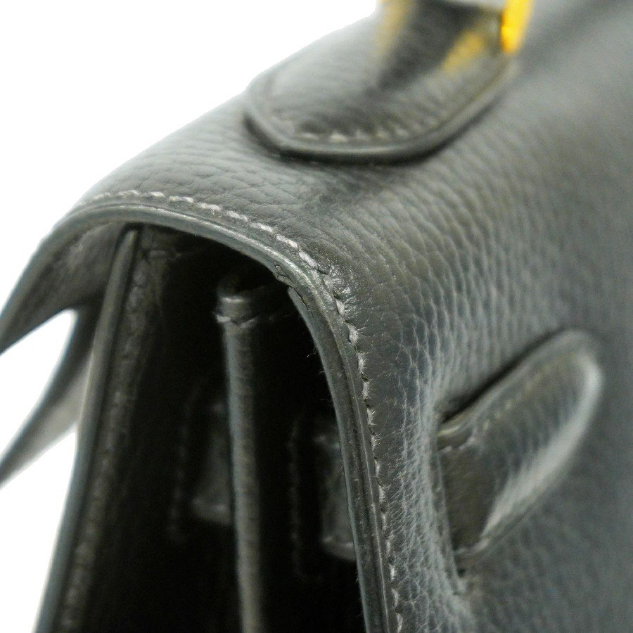 Hermes Kelly 32 Ardennes Black Gold Hardware top corner detail