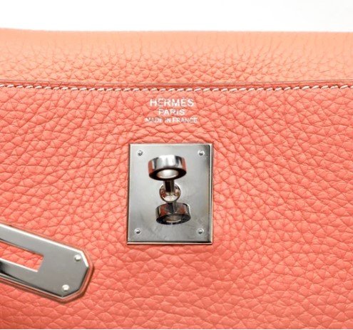 Hermès Kelly 32 Crevette Clemence Palladium Hardware logo detail